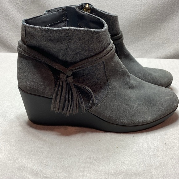 Crocs gray leather wedge booties size 10 - Picture 3 of 6
